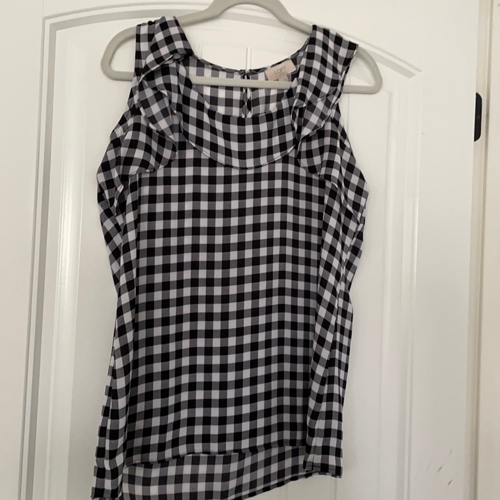 Small NWT Loft Flutter Sleeve B&W Checkered top